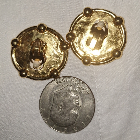 CHANEL EARRINGS - Picture 4 of 6